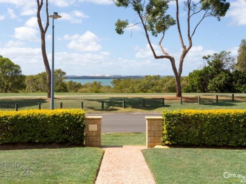 8 Talburpin Esplanade, Redland Bay QLD 4165