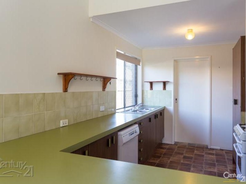 16 Lisa Street, Redland Bay QLD 4165