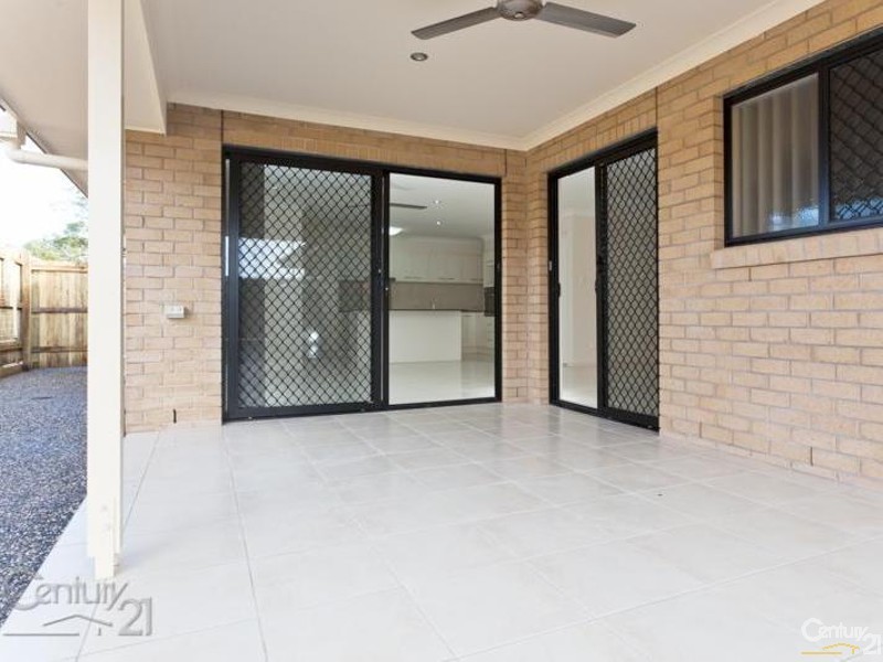 2/1 Lois Place, Redland Bay QLD 4165