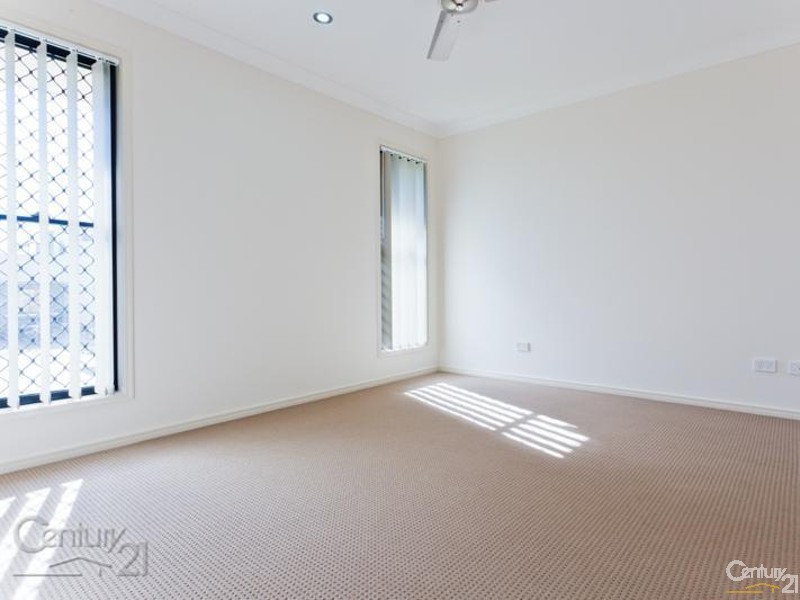 2/1 Lois Place, Redland Bay QLD 4165