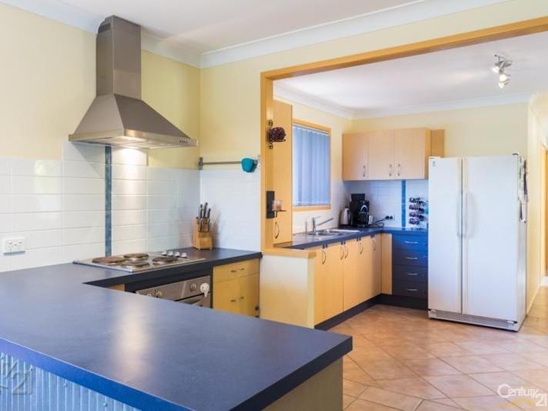 140 Cane Street, Redland Bay QLD 4165