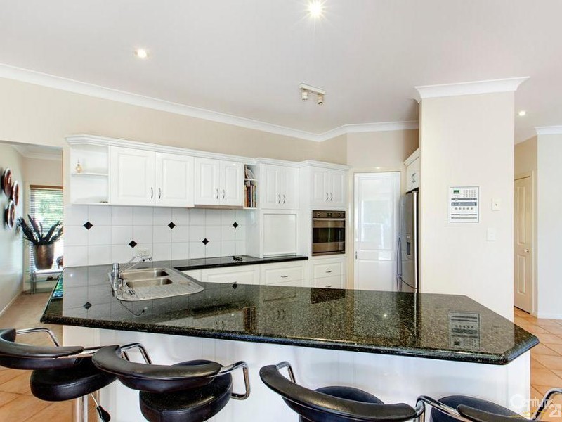 36 Zephyr Court, Birkdale QLD 4159