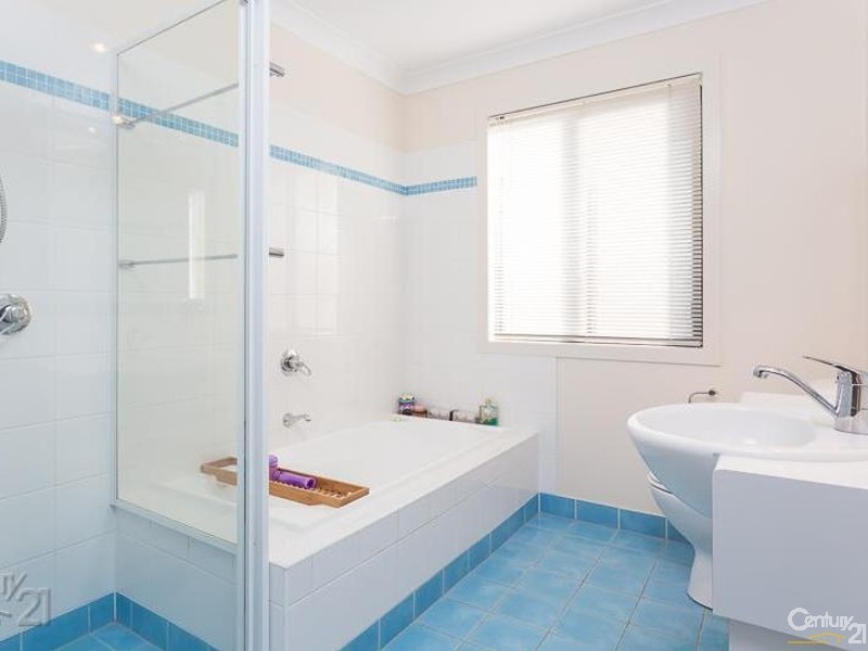 31 Rusbrook Street, Redland Bay QLD 4165