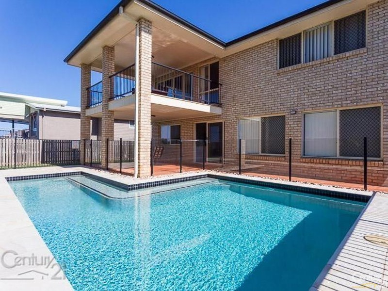 30 Lowe Circuit, Redland Bay QLD 4165