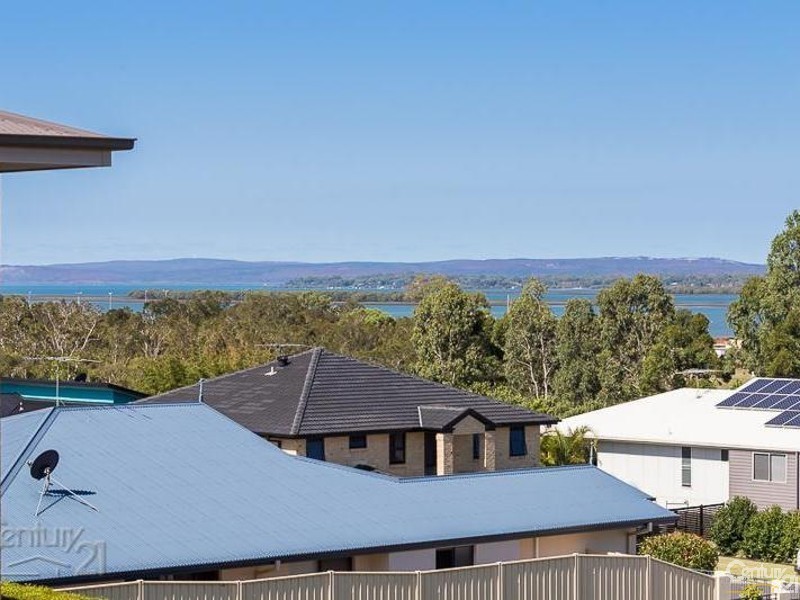 30 Lowe Circuit, Redland Bay QLD 4165