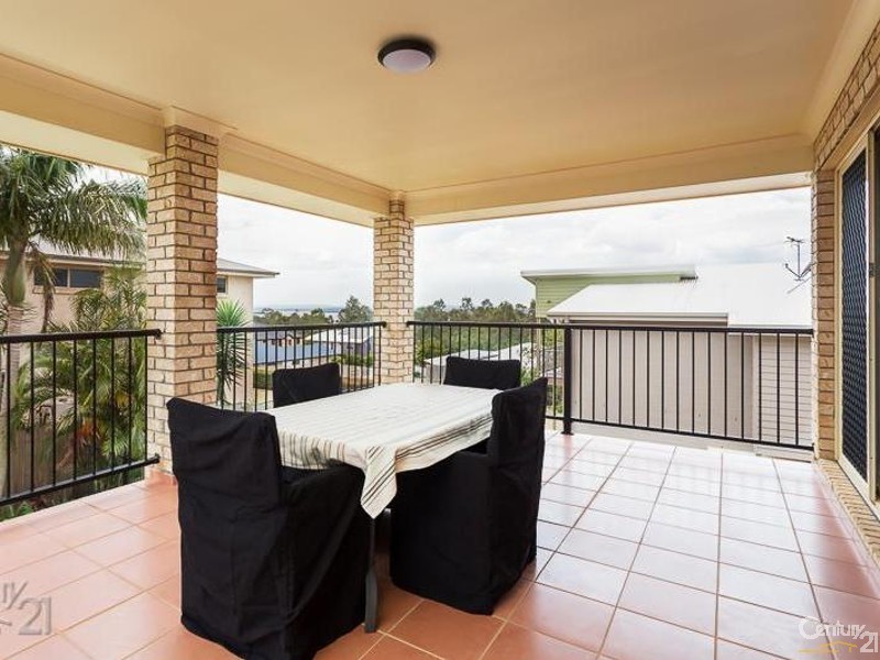 30 Lowe Circuit, Redland Bay QLD 4165