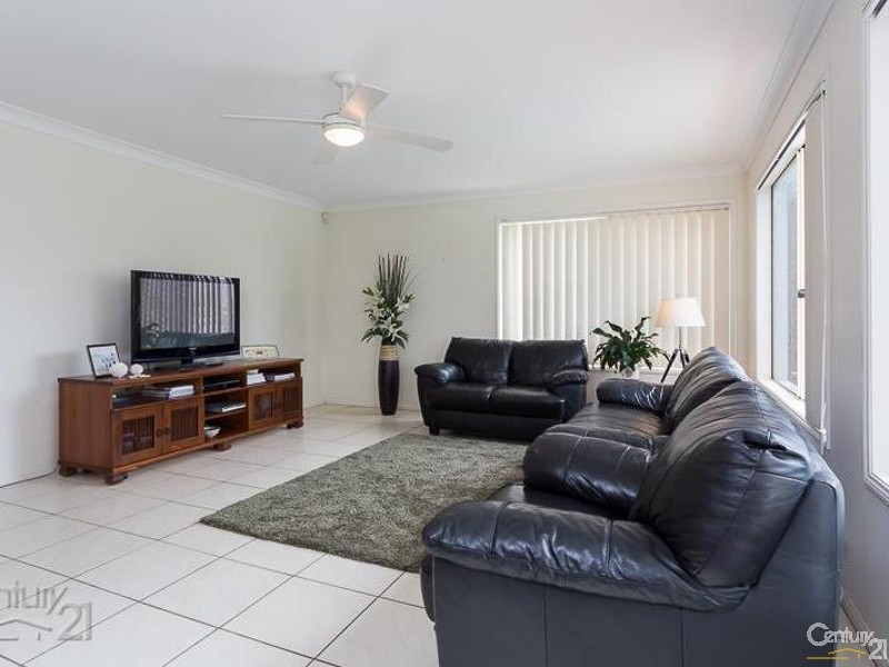 30 Lowe Circuit, Redland Bay QLD 4165