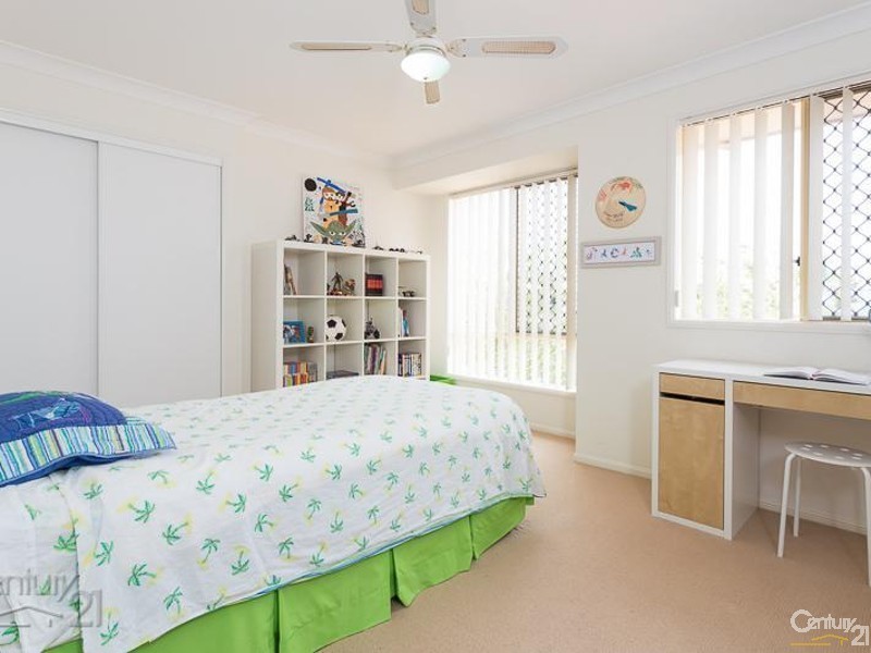 30 Lowe Circuit, Redland Bay QLD 4165