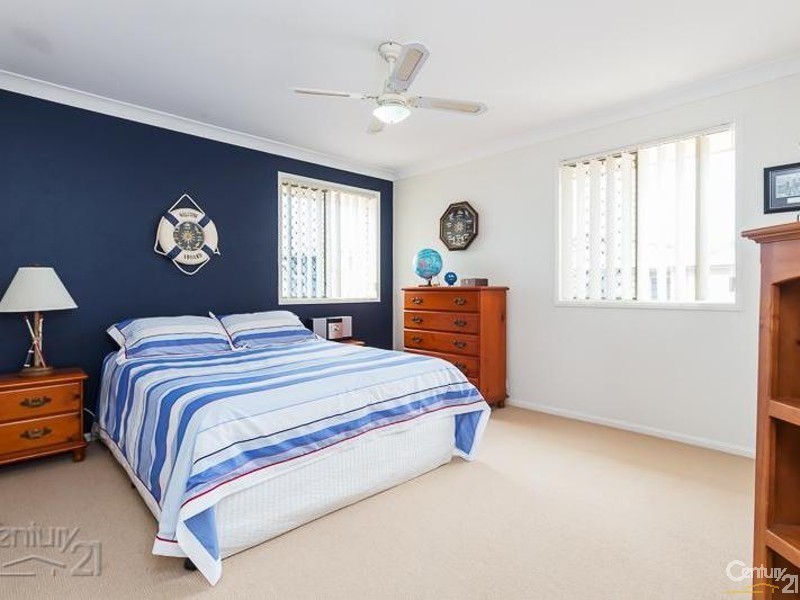 30 Lowe Circuit, Redland Bay QLD 4165