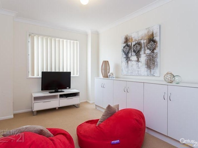 30 Lowe Circuit, Redland Bay QLD 4165