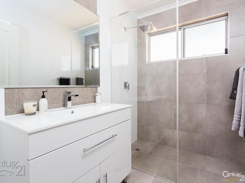 57 Shanahan St, Redland Bay QLD 4165