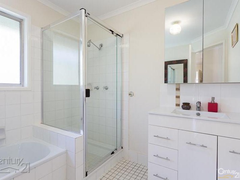 51 Shanahan St, Redland Bay QLD 4165