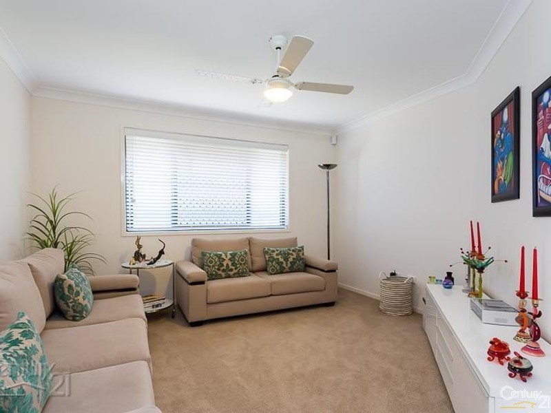 33 Lancaster Circuit, Redland Bay QLD 4165