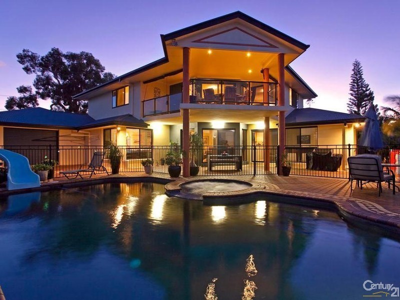 1 Torbay Street, Redland Bay QLD 4165