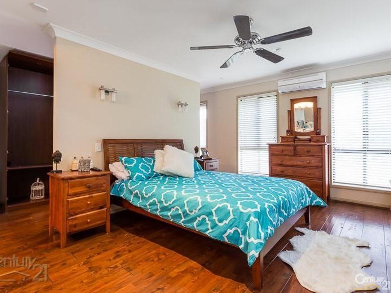 15 Aquila Street, Redland Bay QLD 4165