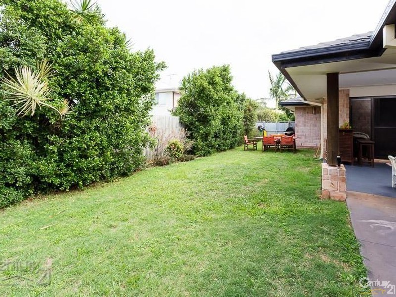 15 Aquila Street, Redland Bay QLD 4165