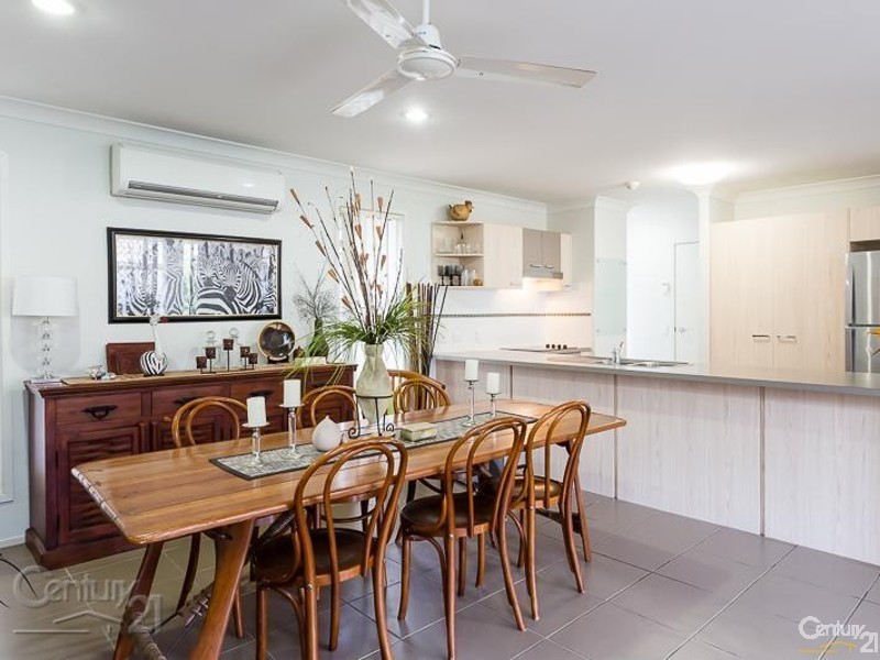28 Azure Avenue, Redland Bay QLD 4165