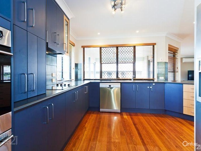 15 Lindeman Place, Redland Bay QLD 4165