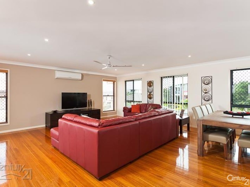 15 Lindeman Place, Redland Bay QLD 4165