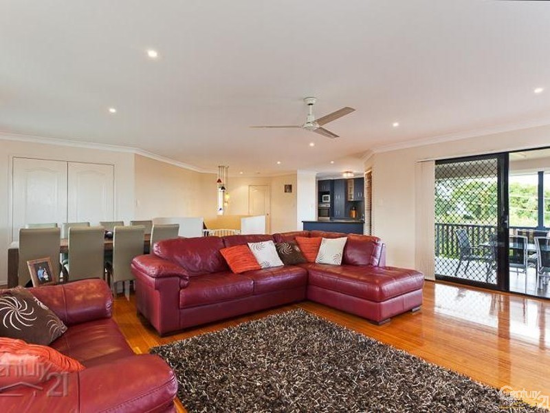 15 Lindeman Place, Redland Bay QLD 4165