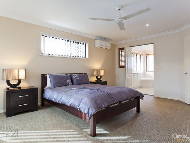 15 Lindeman Place, Redland Bay QLD 4165