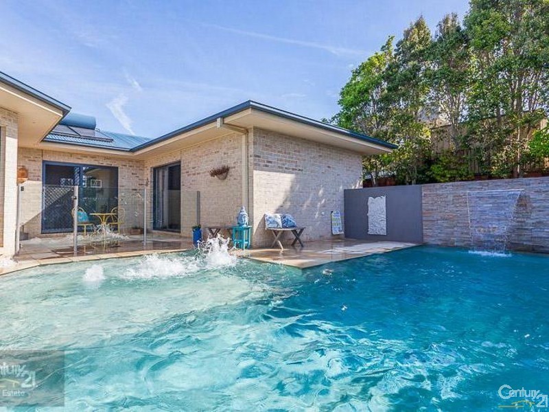 13 St Clair Court, Redland Bay QLD 4165