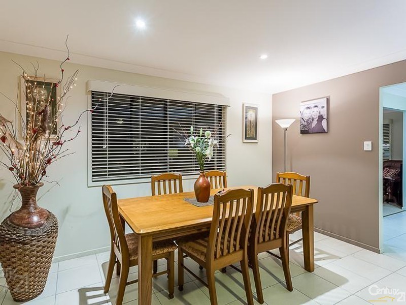 43 Emperor Drive, Redland Bay QLD 4165