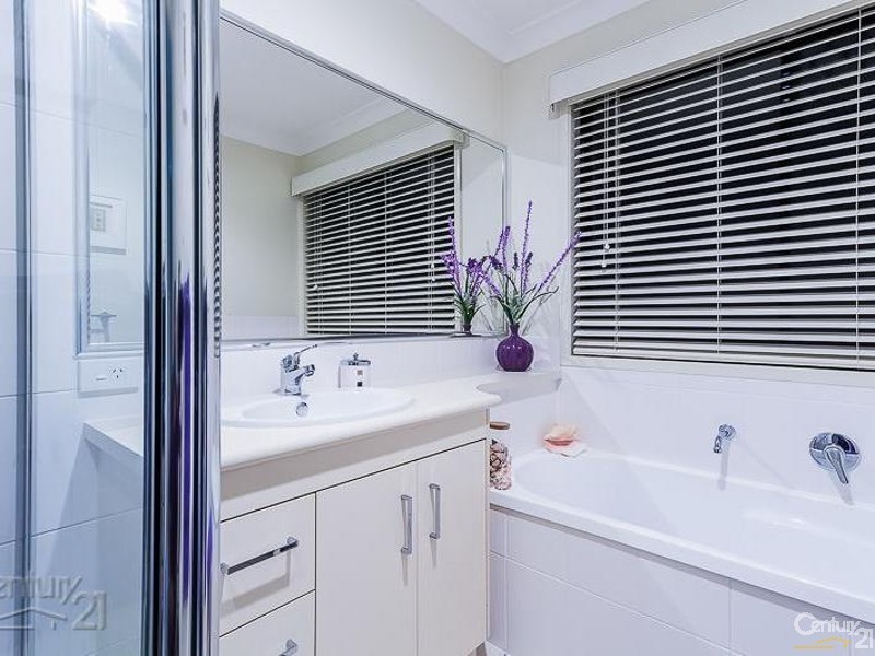 43 Emperor Drive, Redland Bay QLD 4165