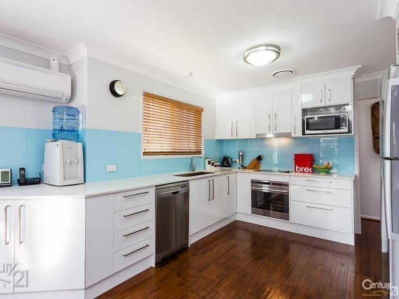 39 Shanahan St, Redland Bay QLD 4165