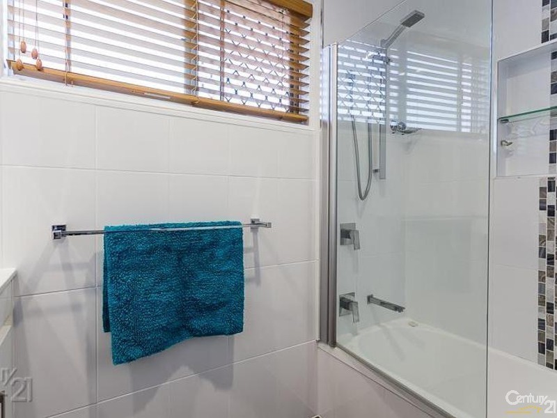 39 Shanahan St, Redland Bay QLD 4165