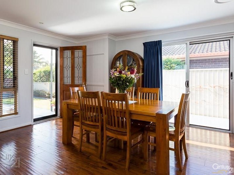 39 Shanahan St, Redland Bay QLD 4165