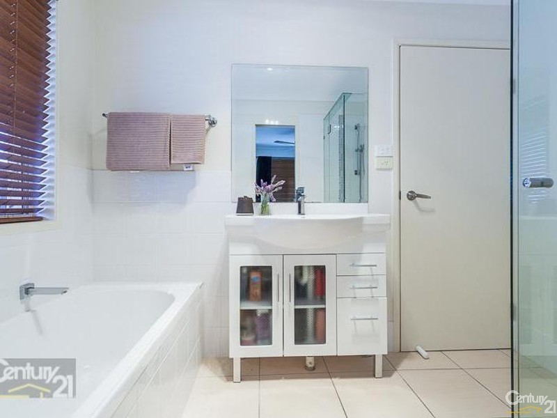 3  Scott Street, Redland Bay QLD 4165