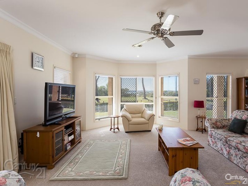 8 Talburpin Esplanade, Redland Bay QLD 4165