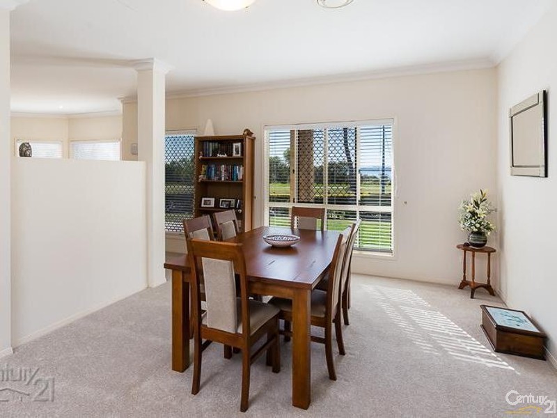 8 Talburpin Esplanade, Redland Bay QLD 4165