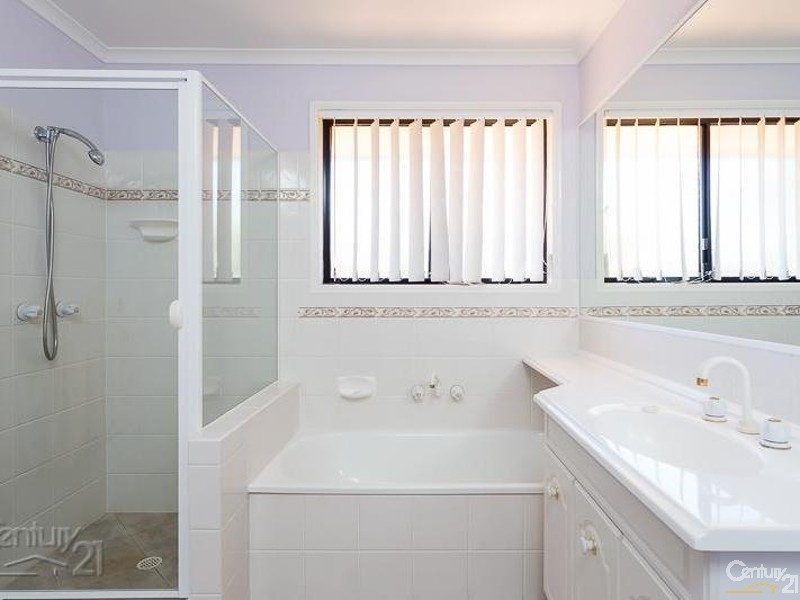 8 Roger Court, Redland Bay QLD 4165