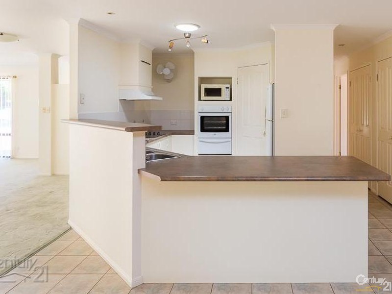 8 Roger Court, Redland Bay QLD 4165