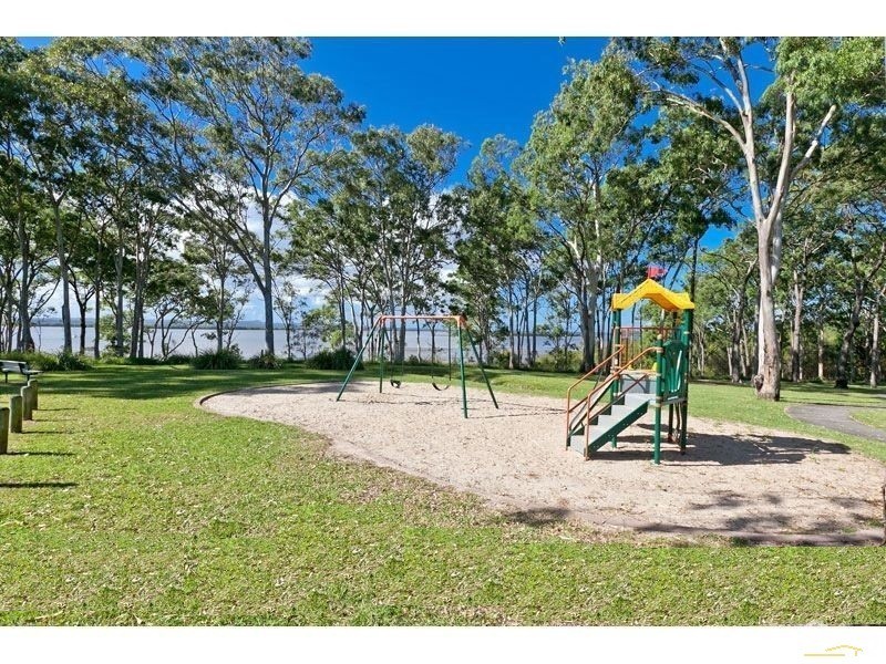 27a Oakland Avenue, Redland Bay QLD 4165