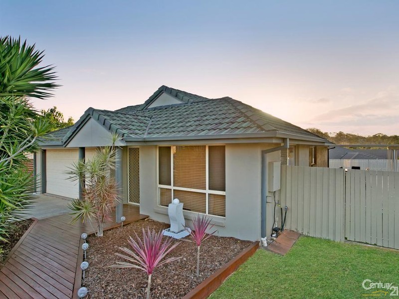 12 Mashie Place, Redland Bay QLD 4165