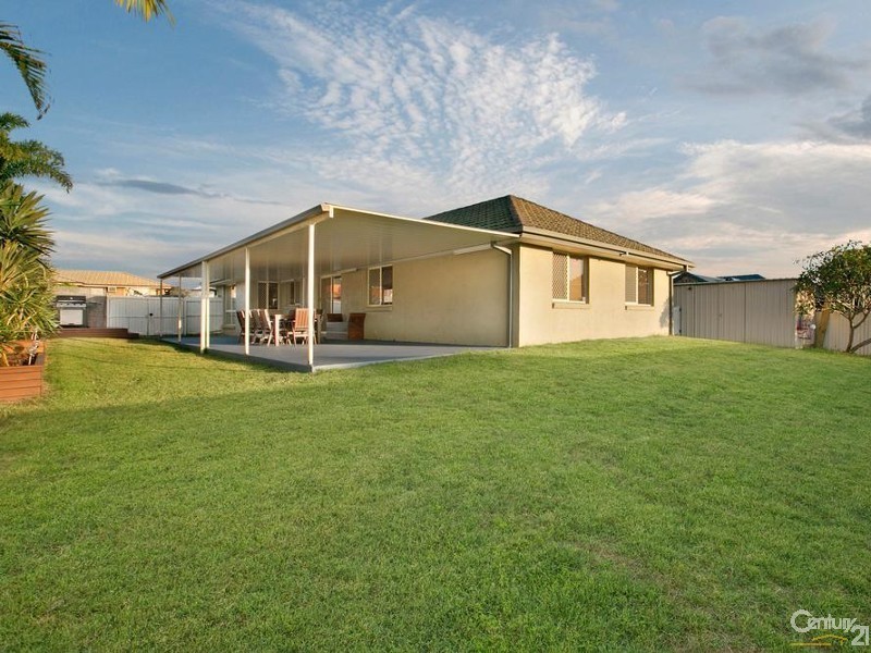 12 Mashie Place, Redland Bay QLD 4165