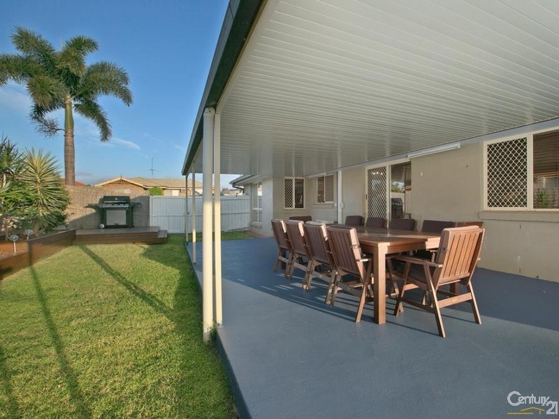 12 Mashie Place, Redland Bay QLD 4165