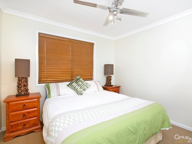 12 Mashie Place, Redland Bay QLD 4165