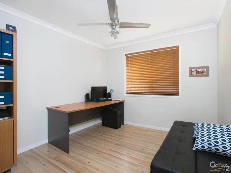 12 Mashie Place, Redland Bay QLD 4165