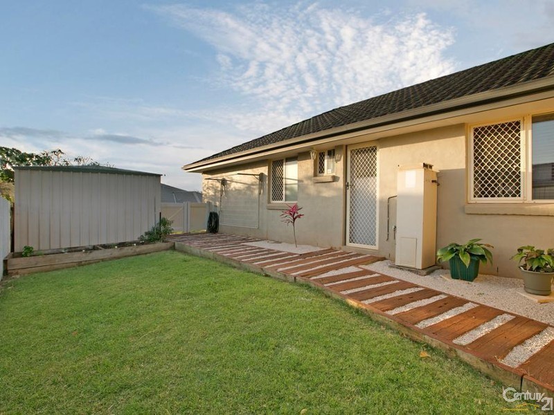 12 Mashie Place, Redland Bay QLD 4165