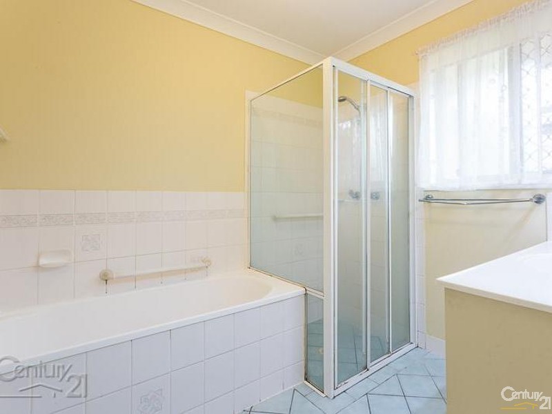 1a Club Crescent, Redland Bay QLD 4165