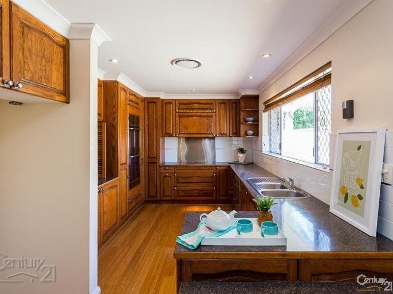 315 Bloomfield St, Cleveland QLD 4163