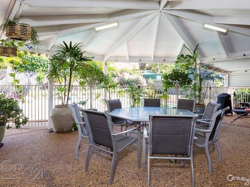 15 Newlands Street, Redland Bay QLD 4165