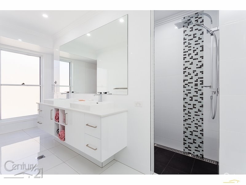 31 Magnetic Place, Redland Bay QLD 4165