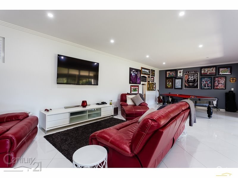 31 Magnetic Place, Redland Bay QLD 4165