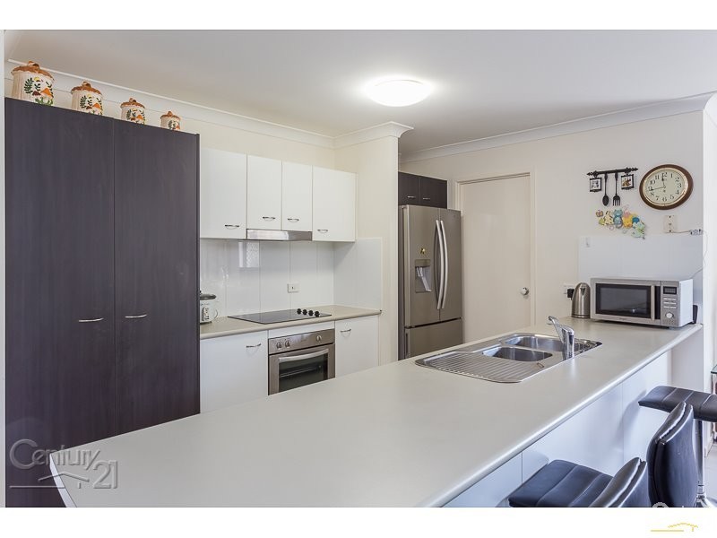 4 St Bees Close, Redland Bay QLD 4165