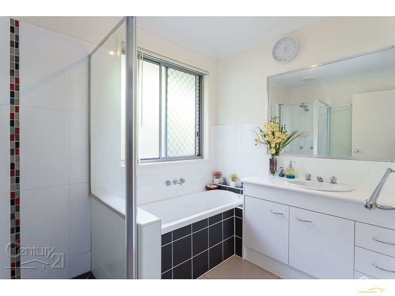 4 St Bees Close, Redland Bay QLD 4165